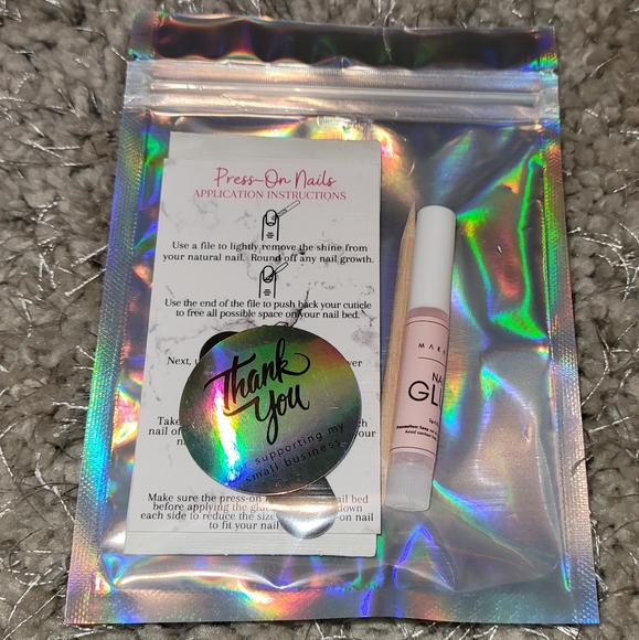 Espresso Reusable Press On Nails - Size: L/Medium Length Stiletto - Picture 3 of 4